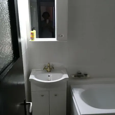Strada Negru Voda 5 Ap 1 Apartment